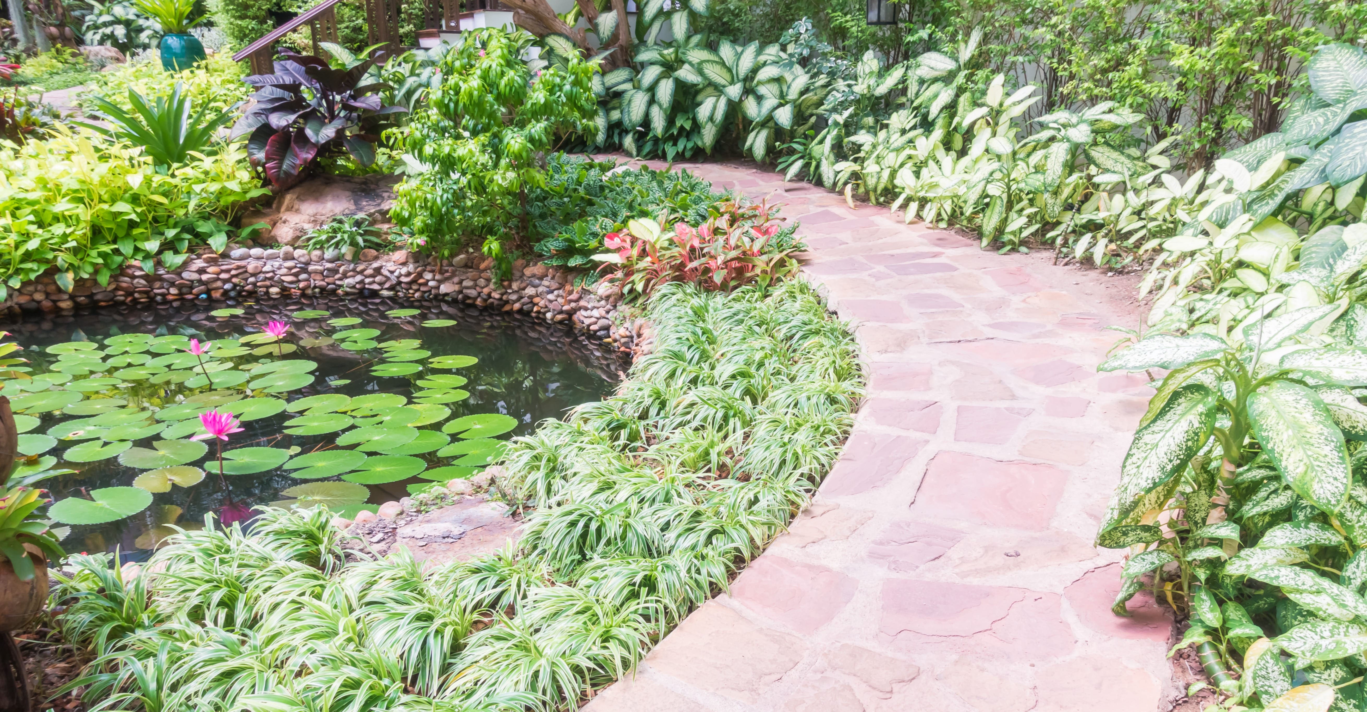 cómo hacer caminos en el jardín